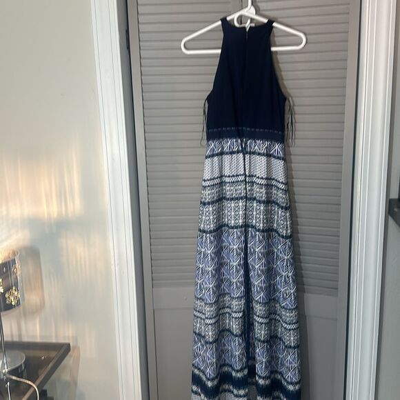 pre-owned: Vince Camuto navy white tribal print halter maxi dress size 2 - Picture 9 of 10